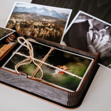 Pudełko książka na zdjęcia 10x15 i pendrive